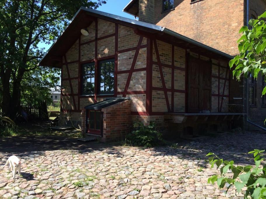 Romantisches Studio Am Waldesrand Mit Gartensauna Schwarz ภายนอก รูปภาพ