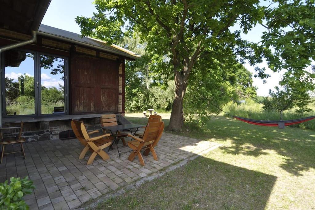 Romantisches Studio Am Waldesrand Mit Gartensauna Schwarz ภายนอก รูปภาพ