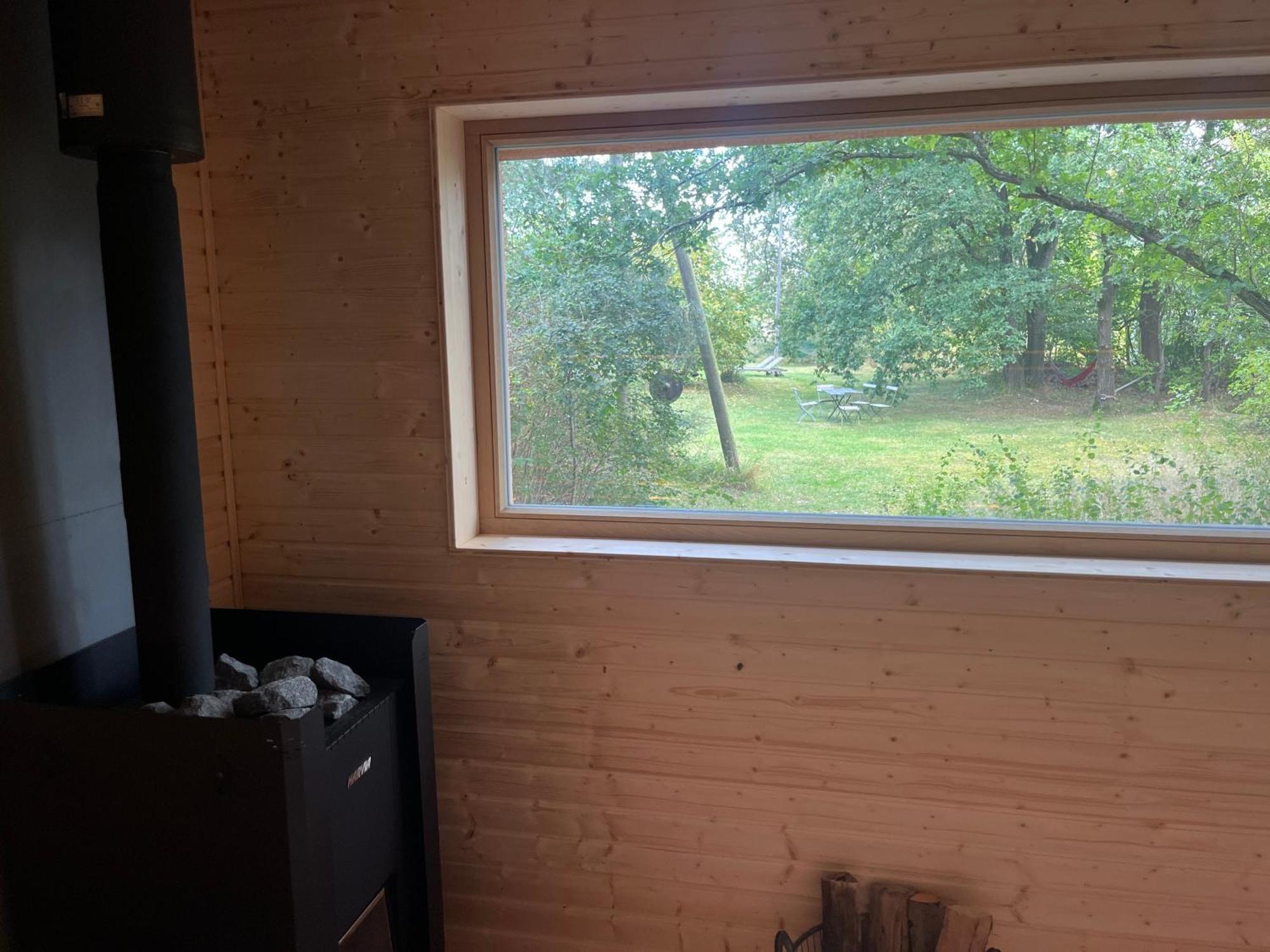 Romantisches Studio Am Waldesrand Mit Gartensauna Schwarz ภายนอก รูปภาพ